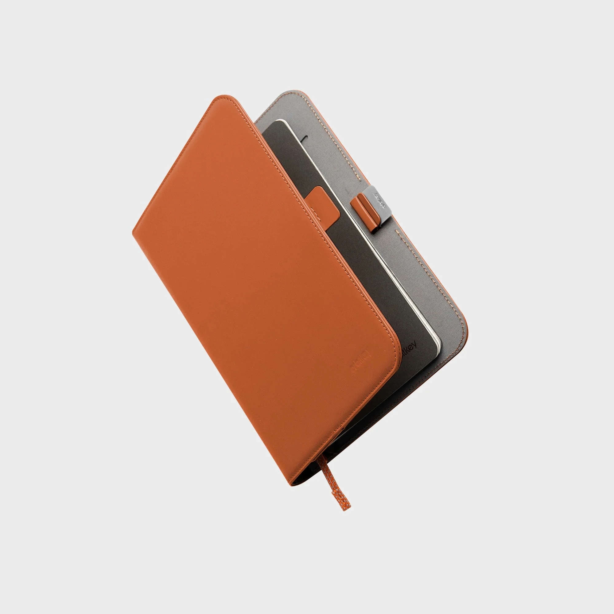 Compendium (Leather Free) - Black - Image 13